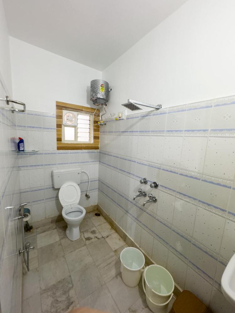Apartemen Geeta Govind Kutir, Laxmi Nivas Puri